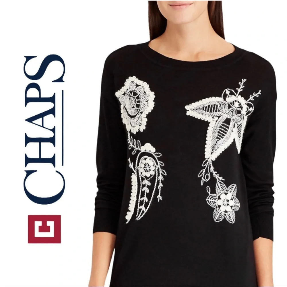 🛍️3/$40 Chaps Black Embroidered Crewneck Sweater Black Winter White Size Small